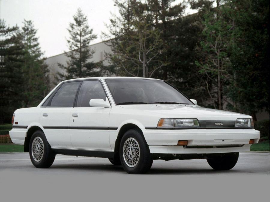  Toyota Camry Sedan LE 1986 года  (US) (фото 5 из 17)